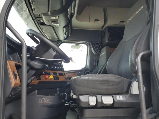 3AKJHHDR8KSKB2983 - 2019 FREIGHTLINER CASCADIA 1 Սպիտակ լուսանկար 5