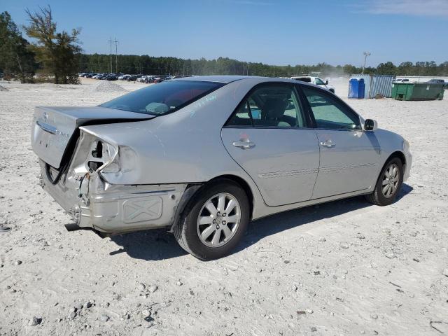 4T1BE32K94U330420 - 2004 TOYOTA CAMRY LE SILVER photo 3