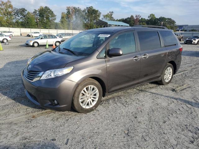 2015 TOYOTA SIENNA XLE, 