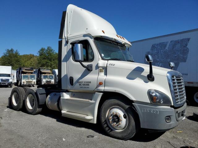 2016 FREIGHTLINER CASCADIA 1, 