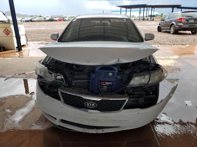 KNAFU4A27B5384674 - 2011 KIA FORTE EX WHITE photo 5