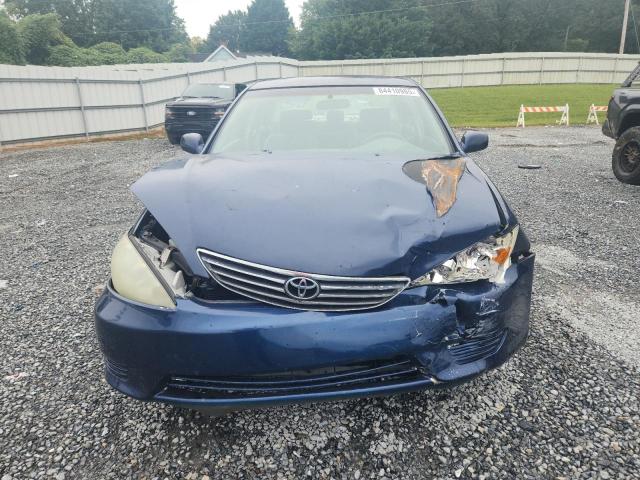 4T1BE32K15U401465 - 2005 TOYOTA CAMRY LE BLUE photo 5