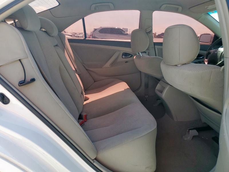 4T4BF3EK3BR173317 - 2011 TOYOTA CAMRY BASE Weiß Foto 10