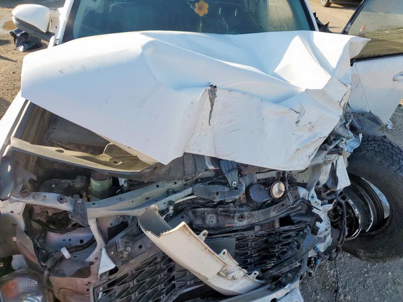 JTEFU5JR7N5271068 - 2022 TOYOTA 4RUNNER SR5 WHITE photo 11