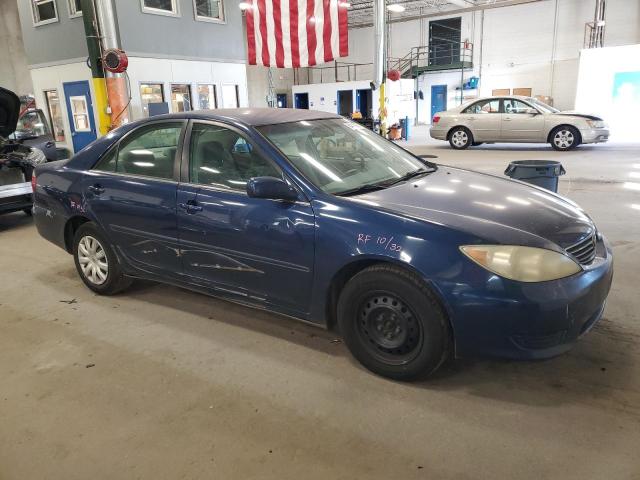 4T1BE32K95U029602 - 2005 TOYOTA CAMRY LE BLUE photo 4
