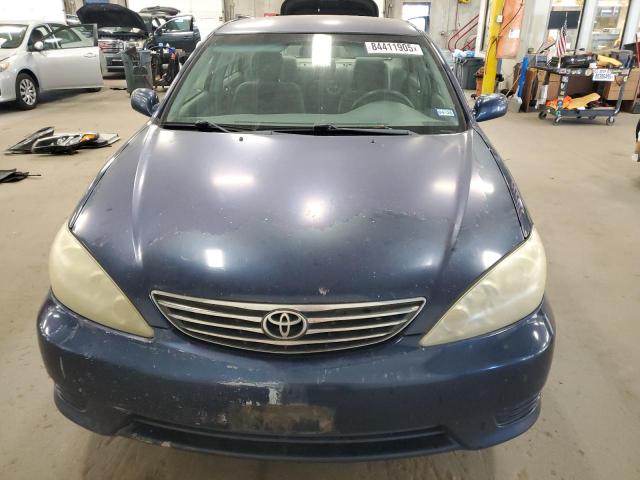 4T1BE32K95U029602 - 2005 TOYOTA CAMRY LE BLUE photo 5