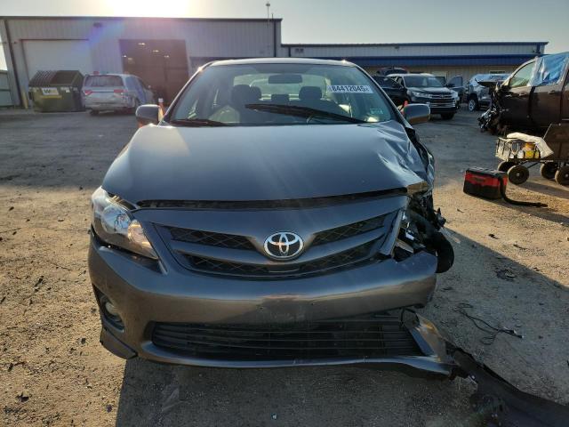 2T1BU4EE2DC037961 - 2013 TOYOTA COROLLA BASE Графитовый фото 5
