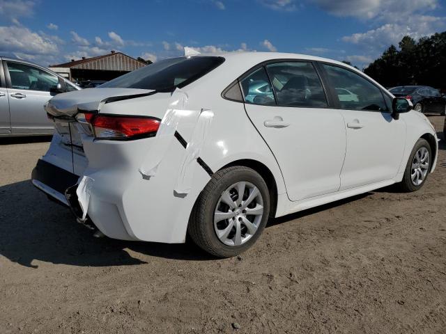 5YFEPMAE4MP181280 - 2021 TOYOTA COROLLA LE WHITE photo 3