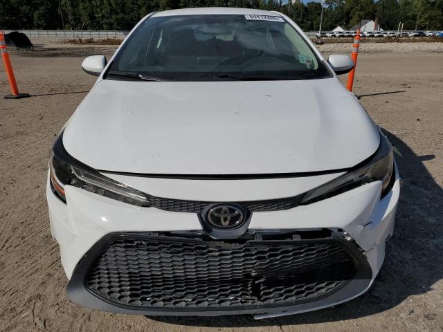 5YFEPMAE4MP181280 - 2021 TOYOTA COROLLA LE WHITE photo 5
