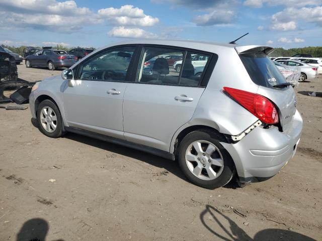 3N1BC13E28L379730 - 2008 NISSAN VERSA S SILVER photo 2