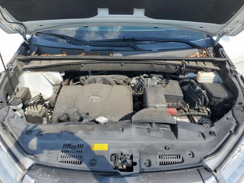 5TDKZRFH8JS544762 - 2018 TOYOTA HIGHLANDER SE WHITE photo 12