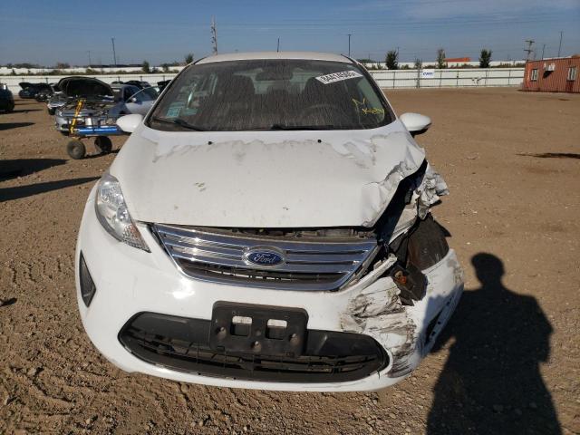 3FADP4BJ5DM184225 - 2013 FORD FIESTA SE WHITE photo 5