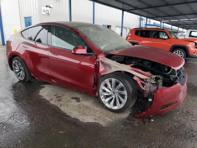 7SAYGDEE4TF339931 - 2026 TESLA MODEL Y Czerwony zdjęcie 4