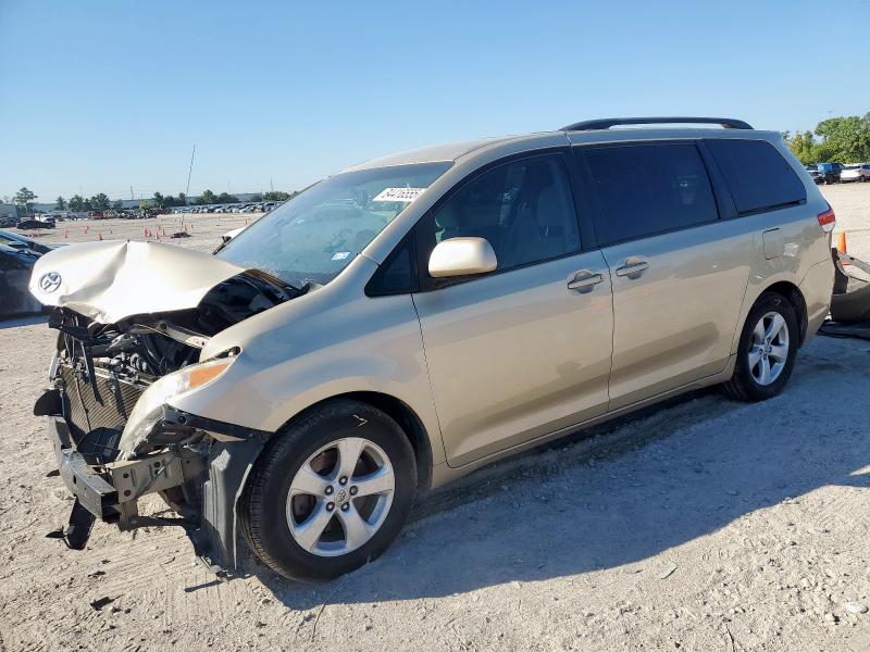 2014 TOYOTA SIENNA LE, 