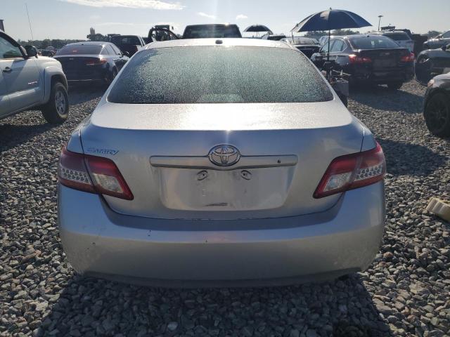 4T1BF3EK8BU653282 - 2011 TOYOTA CAMRY BASE فضي صورة 6