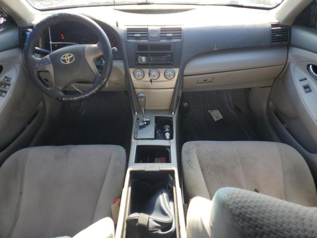 4T1BF3EK8BU653282 - 2011 TOYOTA CAMRY BASE فضي صورة 8