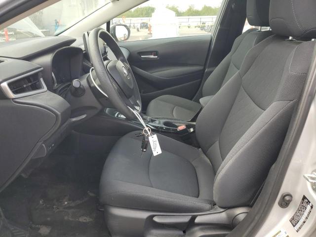 5YFEPRAE0LP106359 - 2020 TOYOTA COROLLA LE ვერცხლისფერი ფოტო 7