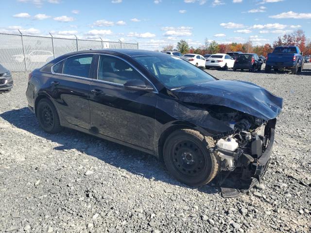 3KPF34AD7PE540229 - 2023 KIA FORTE EX BLACK photo 4