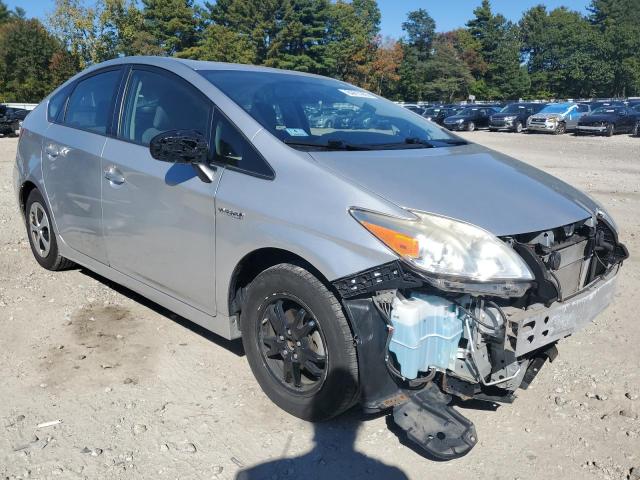 JTDKN3DU4D5576188 - 2013 TOYOTA PRIUS ვერცხლისფერი ფოტო 4