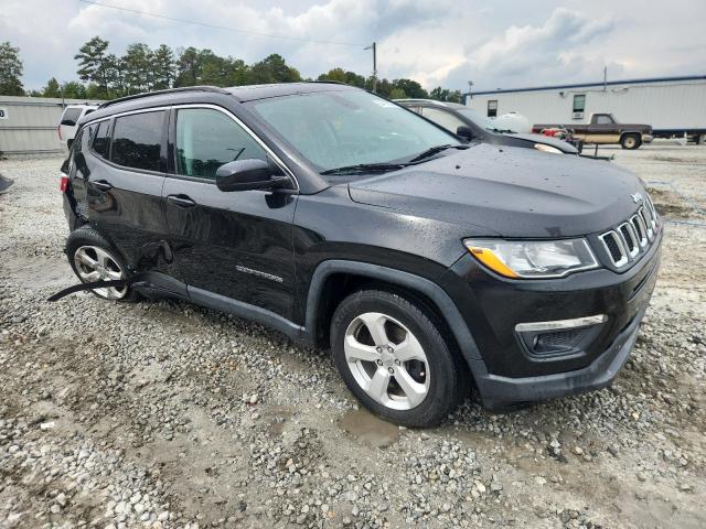 3C4NJDBBXJT191181 - 2018 JEEP COMPASS LATITUDE Սև լուսանկար 4