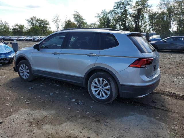 3VV0B7AX4LM158679 - 2020 VOLKSWAGEN TIGUAN S Gris foto 2