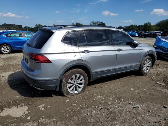 3VV0B7AX4LM158679 - 2020 VOLKSWAGEN TIGUAN S Gris foto 3