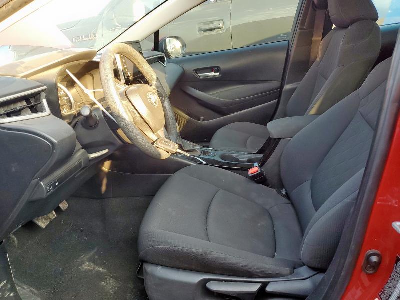 5YFEPMAE1MP256940 - 2021 TOYOTA COROLLA LE RED photo 7