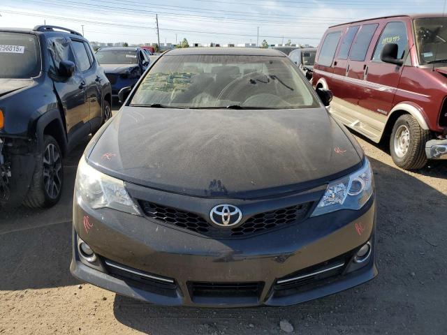 4T1BK1FK9EU545210 - 2014 TOYOTA CAMRY SE 黑色 照片 5