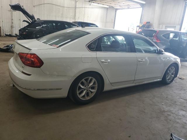 1VWAS7A35GC034084 - 2016 VOLKSWAGEN PASSAT S WHITE photo 3
