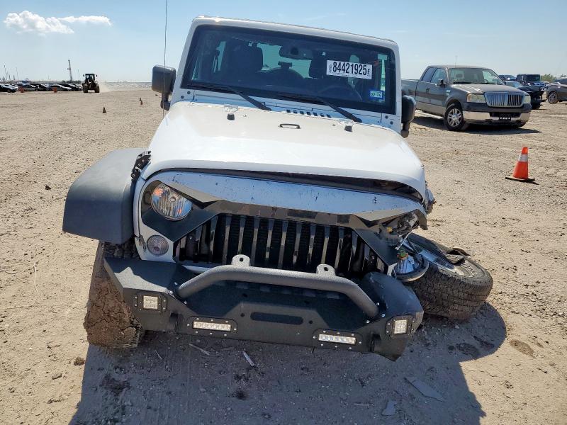 1C4BJWDG9HL530624 - 2017 JEEP WRANGLER UNLIMITED SPORT WHITE photo 5