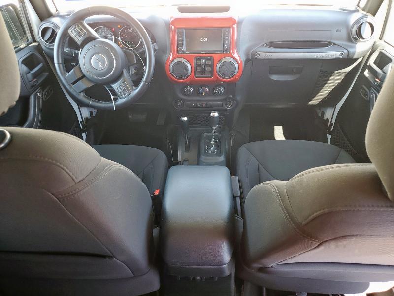 1C4BJWDG9HL530624 - 2017 JEEP WRANGLER UNLIMITED SPORT WHITE photo 8