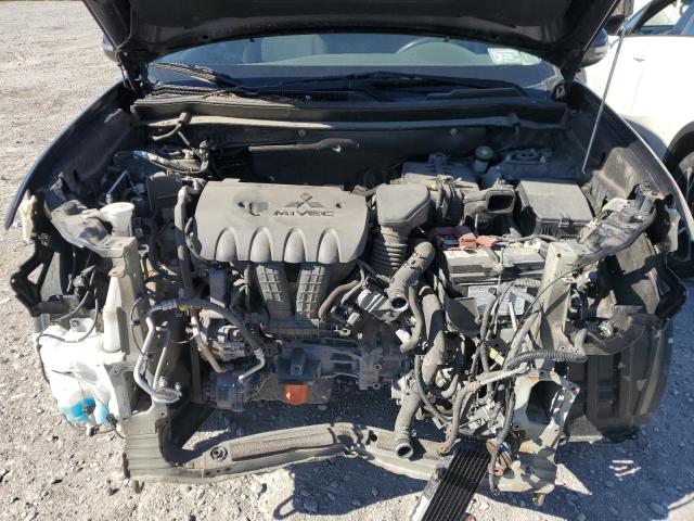 JA4AZ3A34JZ055966 - 2018 MITSUBISHI OUTLANDER SE შავი ფოტო 12