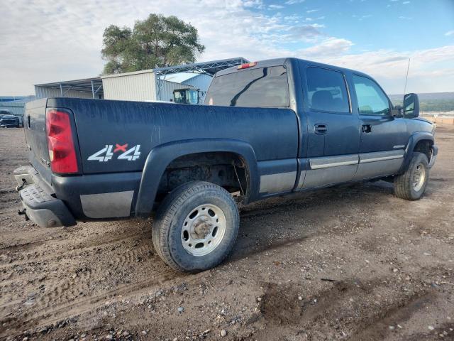 1GCHK23U75F855712 - 2005 CHEVROLET SILVERADO K2500 HEAVY DUTY GRAY photo 3
