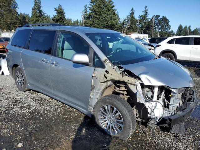 5TDYZ3DC5KS010926 - 2019 TOYOTA SIENNA XLE SILVER photo 4
