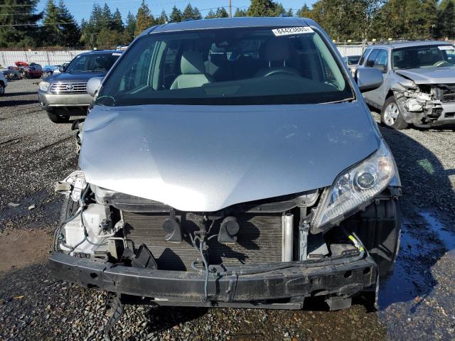 5TDYZ3DC5KS010926 - 2019 TOYOTA SIENNA XLE SILVER photo 5