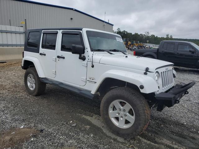 1C4BJWEG8JL823760 - 2018 JEEP WRANGLER U SAHARA WHITE photo 4
