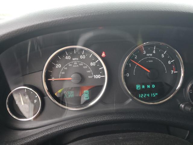 1C4BJWEG8JL823760 - 2018 JEEP WRANGLER U SAHARA WHITE photo 9