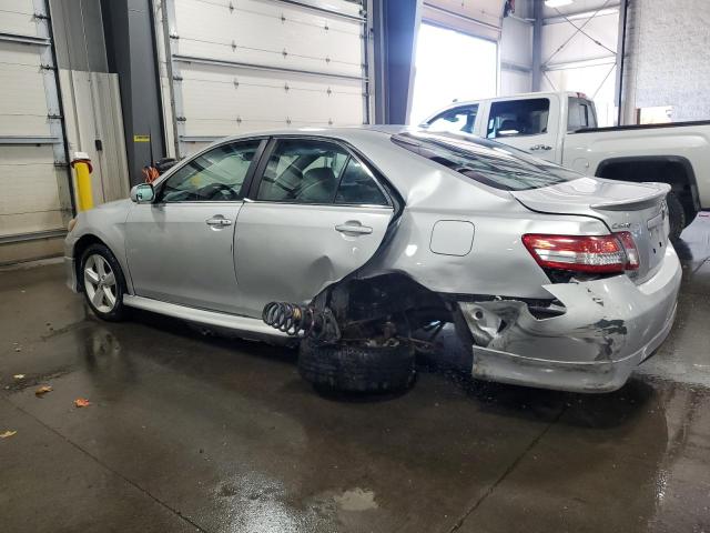 4T1BF3EK7AU526926 - 2010 TOYOTA CAMRY BASE SILVER photo 2