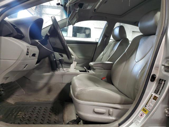 4T1BF3EK7AU526926 - 2010 TOYOTA CAMRY BASE SILVER photo 7