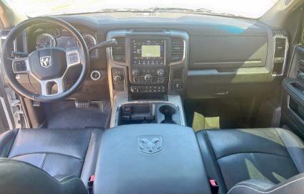 3C6UR5NL8JG327578 - 2018 RAM 2500 LARAMIE 白色 照片 9