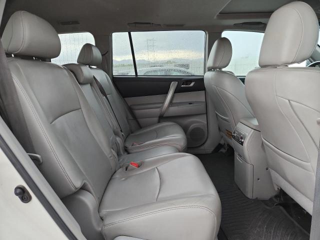 5TDBK3EH4DS267552 - 2013 TOYOTA HIGHLANDER BASE Белый фото 11