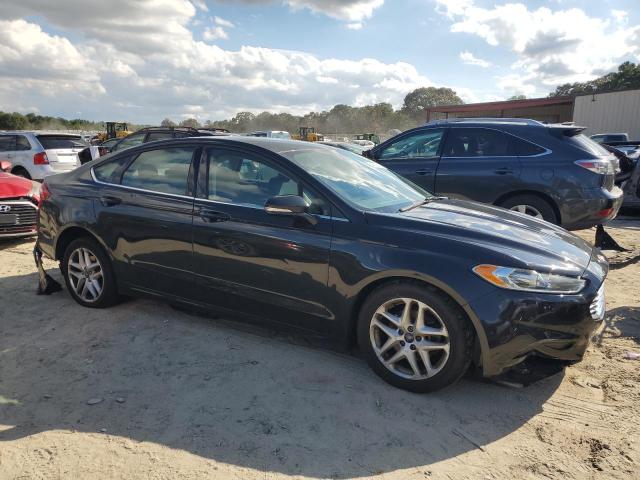 1FA6P0H71F5108300 - 2015 FORD FUSION SE შავი ფოტო 4