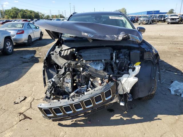 3C4NJCCB0JT411680 - 2018 JEEP COMPASS LIMITED Մոխրագույն լուսանկար 5