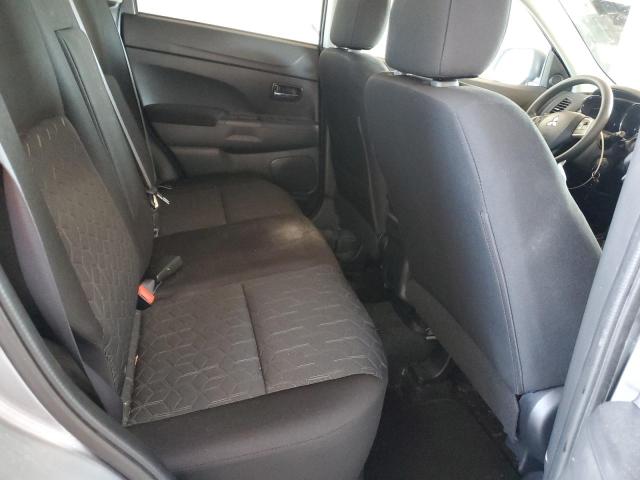 JA4ARUAU2NU015998 - 2022 MITSUBISHI OUTLANDER ES GRAY photo 11