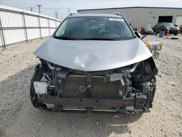 2T3BFREV1GW455977 - 2016 TOYOTA RAV4 LE 银色 照片 5