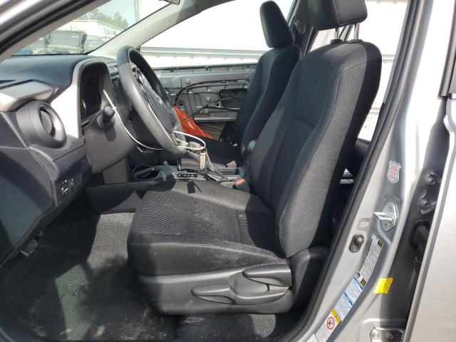2T3BFREV1GW455977 - 2016 TOYOTA RAV4 LE 银色 照片 7