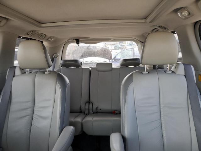 5TDYK3DC8BS019334 - 2011 TOYOTA SIENNA XLE ნაცრისფერი ფოტო 10