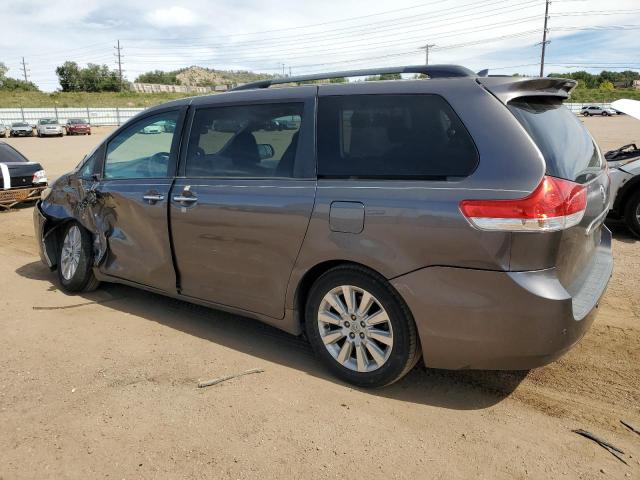 5TDYK3DC8BS019334 - 2011 TOYOTA SIENNA XLE ნაცრისფერი ფოტო 2