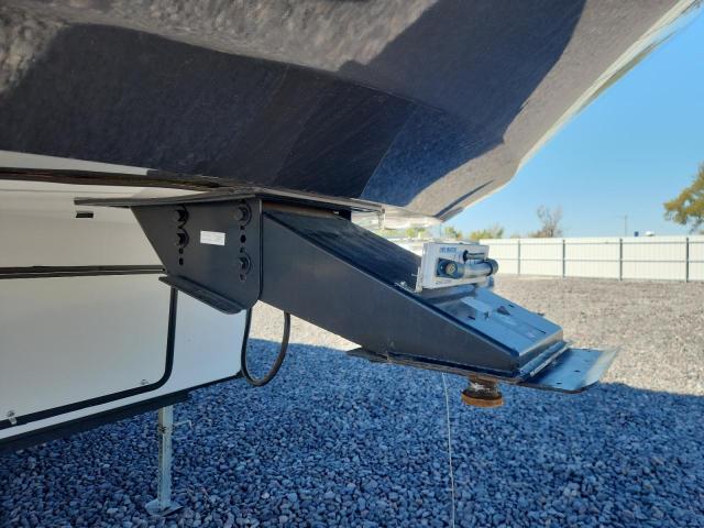 4X4FSBK29JV005307 - 2018 FOREST RIVER HEMISPHERE 337FBAR 白色 照片 7