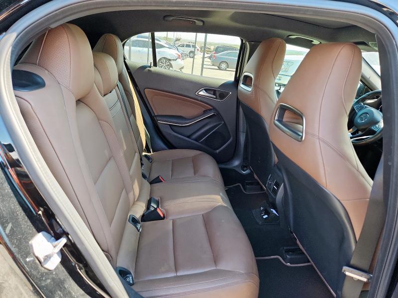 WDCTG4EB8JJ508099 - 2018 MERCEDES-BENZ GLA 250 Noir photo 11